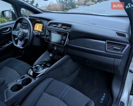 Зеленый Ниссан Лиф, объемом двигателя 0 л и пробегом 81 тыс. км за 11250 $, фото 45 на Automoto.ua