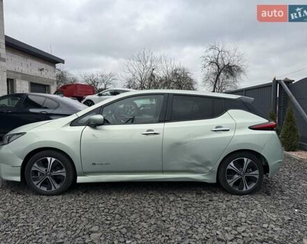 Зеленый Ниссан Лиф, объемом двигателя 0 л и пробегом 129 тыс. км за 11200 $, фото 7 на Automoto.ua