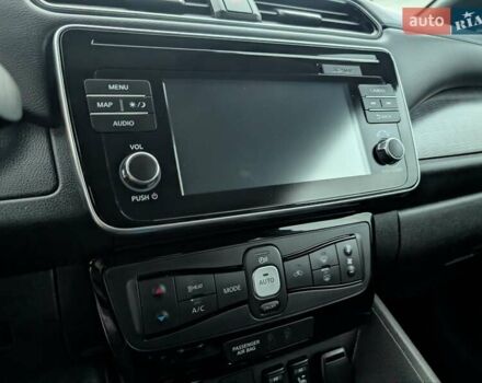 Зеленый Ниссан Лиф, объемом двигателя 0 л и пробегом 81 тыс. км за 11250 $, фото 33 на Automoto.ua