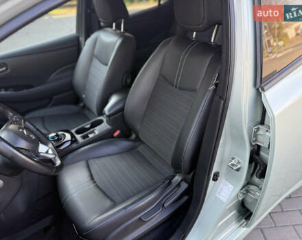 Зеленый Ниссан Лиф, объемом двигателя 0 л и пробегом 75 тыс. км за 13900 $, фото 11 на Automoto.ua