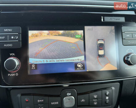 Зеленый Ниссан Лиф, объемом двигателя 0 л и пробегом 75 тыс. км за 13900 $, фото 16 на Automoto.ua