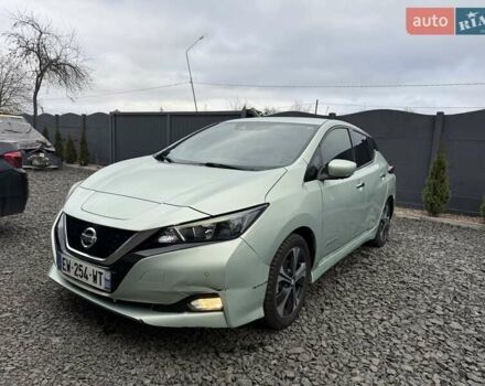 Зеленый Ниссан Лиф, объемом двигателя 0 л и пробегом 129 тыс. км за 11200 $, фото 1 на Automoto.ua