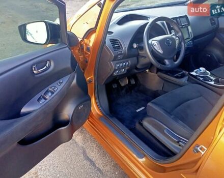 Оранжевый Ниссан Лиф, объемом двигателя 0 л и пробегом 90 тыс. км за 8500 $, фото 52 на Automoto.ua
