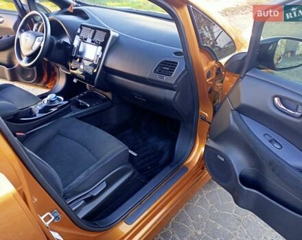 Оранжевый Ниссан Лиф, объемом двигателя 0 л и пробегом 90 тыс. км за 8500 $, фото 63 на Automoto.ua