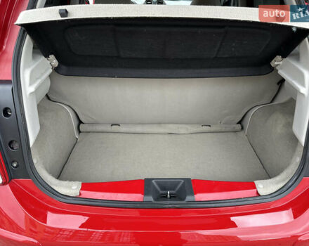 Красный Ниссан Марч, объемом двигателя 1.2 л и пробегом 56 тыс. км за 6800 $, фото 23 на Automoto.ua