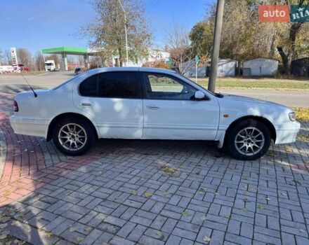 Белый Ниссан Максима, объемом двигателя 3 л и пробегом 250 тыс. км за 2500 $, фото 4 на Automoto.ua