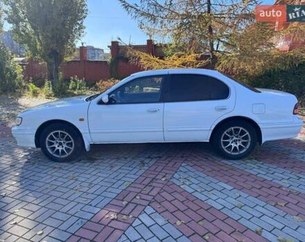 Белый Ниссан Максима, объемом двигателя 3 л и пробегом 250 тыс. км за 2500 $, фото 5 на Automoto.ua