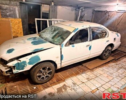 Белый Ниссан Максима, объемом двигателя 3 л и пробегом 111 тыс. км за 700 $, фото 1 на Automoto.ua