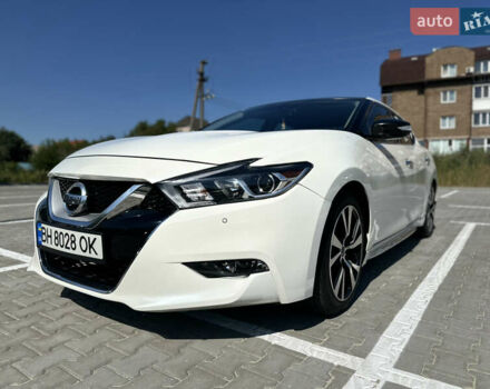 Белый Ниссан Максима, объемом двигателя 3.5 л и пробегом 206 тыс. км за 12200 $, фото 4 на Automoto.ua