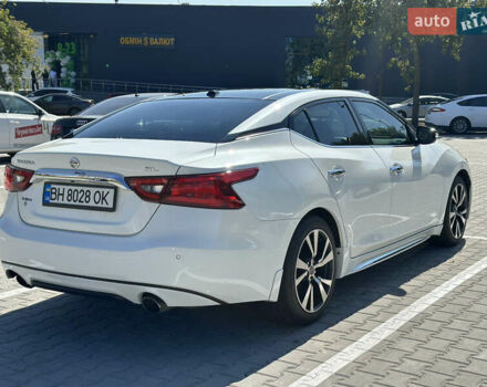 Белый Ниссан Максима, объемом двигателя 3.5 л и пробегом 206 тыс. км за 12200 $, фото 6 на Automoto.ua