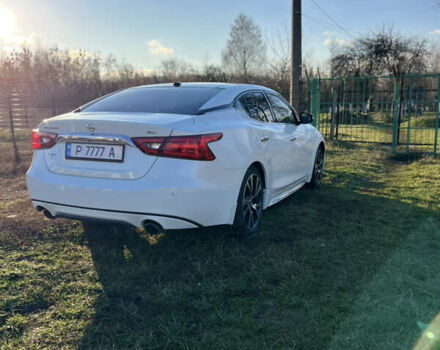 Белый Ниссан Максима, объемом двигателя 3.5 л и пробегом 207 тыс. км за 13700 $, фото 3 на Automoto.ua