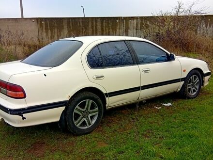 Белый Ниссан Максима, объемом двигателя 2 л и пробегом 258 тыс. км за 2000 $, фото 1 на Automoto.ua