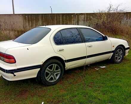 Белый Ниссан Максима, объемом двигателя 2 л и пробегом 258 тыс. км за 2000 $, фото 1 на Automoto.ua