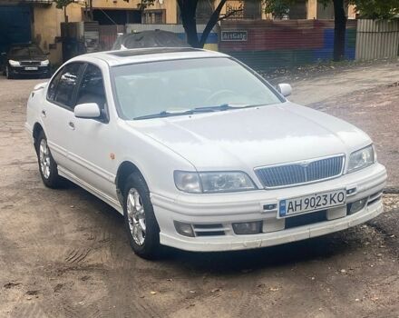 Белый Ниссан Максима, объемом двигателя 3 л и пробегом 330 тыс. км за 4000 $, фото 1 на Automoto.ua