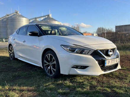 Белый Ниссан Максима, объемом двигателя 3.5 л и пробегом 207 тыс. км за 13700 $, фото 1 на Automoto.ua