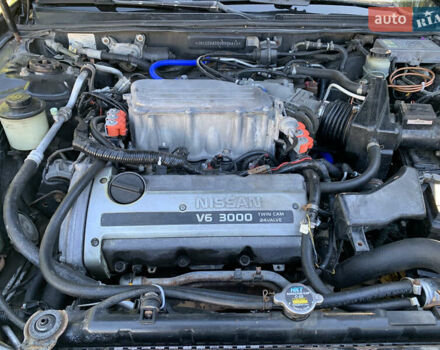 Черный Ниссан Максима, объемом двигателя 2.99 л и пробегом 300 тыс. км за 2450 $, фото 10 на Automoto.ua