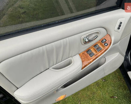 Черный Ниссан Максима, объемом двигателя 2.99 л и пробегом 340 тыс. км за 3999 $, фото 10 на Automoto.ua