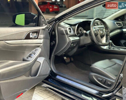 Черный Ниссан Максима, объемом двигателя 3.5 л и пробегом 68 тыс. км за 19900 $, фото 13 на Automoto.ua