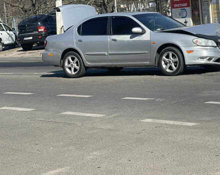 Серый Ниссан Максима, объемом двигателя 2.99 л и пробегом 320 тыс. км за 2000 $, фото 5 на Automoto.ua