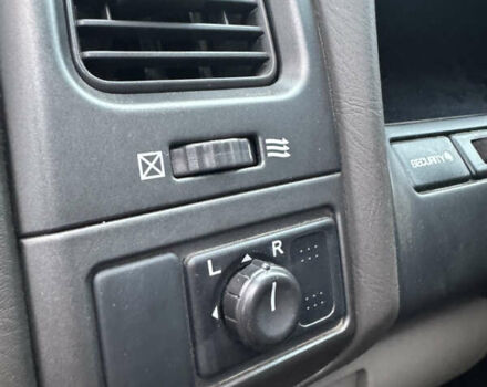 Серый Ниссан Максима, объемом двигателя 2 л и пробегом 285 тыс. км за 2350 $, фото 29 на Automoto.ua