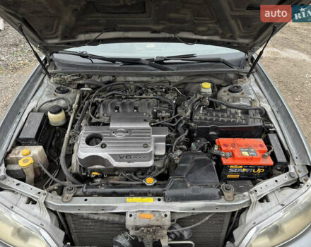 Серый Ниссан Максима, объемом двигателя 2 л и пробегом 280 тыс. км за 2200 $, фото 6 на Automoto.ua