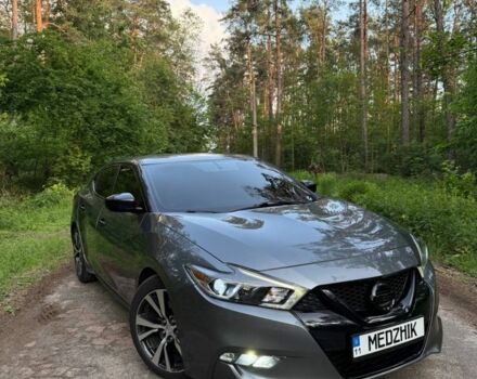 Серый Ниссан Максима, объемом двигателя 3.5 л и пробегом 180 тыс. км за 15000 $, фото 1 на Automoto.ua