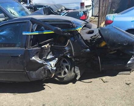 Синий Ниссан Максима, объемом двигателя 2 л и пробегом 400 тыс. км за 800 $, фото 2 на Automoto.ua