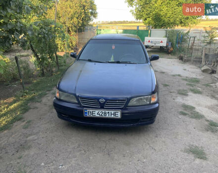 Синий Ниссан Максима, объемом двигателя 2 л и пробегом 302 тыс. км за 2300 $, фото 1 на Automoto.ua