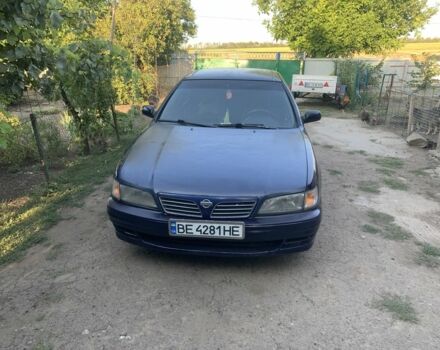 Синий Ниссан Максима, объемом двигателя 2 л и пробегом 302 тыс. км за 2000 $, фото 1 на Automoto.ua