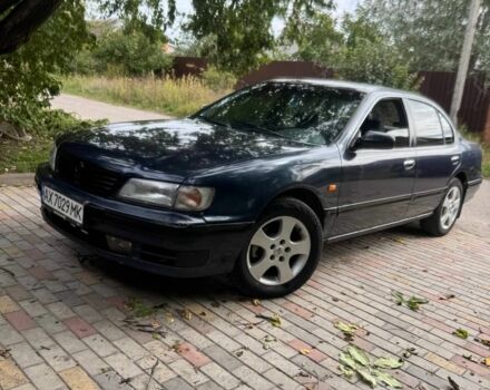 Синий Ниссан Максима, объемом двигателя 3 л и пробегом 300 тыс. км за 2108 $, фото 1 на Automoto.ua