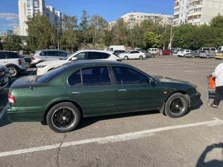 Зеленый Ниссан Максима, объемом двигателя 2 л и пробегом 330 тыс. км за 2600 $, фото 1 на Automoto.ua