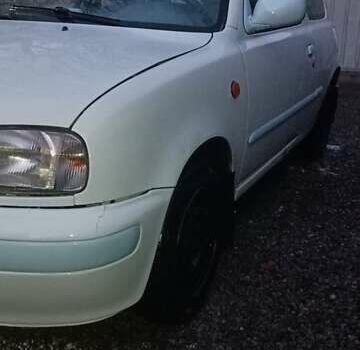 Белый Ниссан Микра, объемом двигателя 1 л и пробегом 200 тыс. км за 1800 $, фото 3 на Automoto.ua