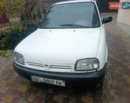 Белый Ниссан Микра, объемом двигателя 1.02 л и пробегом 30 тыс. км за 900 $, фото 2 на Automoto.ua