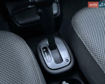 Чорний Ніссан Мікра, об'ємом двигуна 1.24 л та пробігом 169 тис. км за 5550 $, фото 32 на Automoto.ua