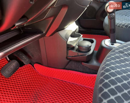 Красный Ниссан Микра, объемом двигателя 1.4 л и пробегом 274 тыс. км за 4450 $, фото 28 на Automoto.ua