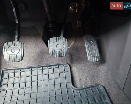 Красный Ниссан Микра, объемом двигателя 1.24 л и пробегом 130 тыс. км за 5000 $, фото 33 на Automoto.ua