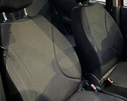 Красный Ниссан Микра, объемом двигателя 1.24 л и пробегом 270 тыс. км за 3200 $, фото 3 на Automoto.ua