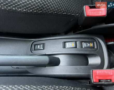 Красный Ниссан Микра, объемом двигателя 1.39 л и пробегом 151 тыс. км за 5555 $, фото 5 на Automoto.ua