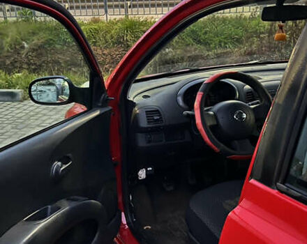 Красный Ниссан Микра, объемом двигателя 1.24 л и пробегом 270 тыс. км за 3200 $, фото 7 на Automoto.ua