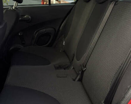 Красный Ниссан Микра, объемом двигателя 1.24 л и пробегом 150 тыс. км за 4200 $, фото 8 на Automoto.ua