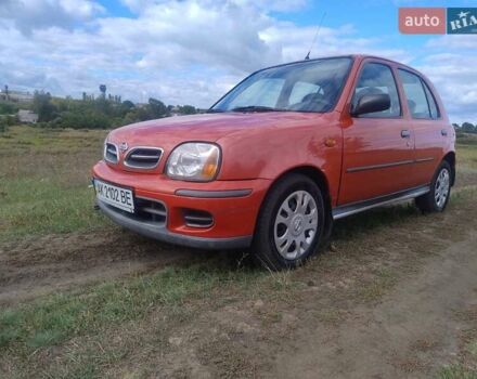 Красный Ниссан Микра, объемом двигателя 1.4 л и пробегом 200 тыс. км за 2999 $, фото 1 на Automoto.ua