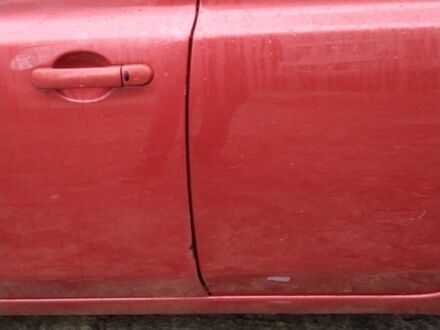 Красный Ниссан Микра, объемом двигателя 1.2 л и пробегом 235 тыс. км за 3000 $, фото 1 на Automoto.ua