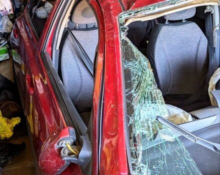 Ніссан Мікра, об'ємом двигуна 1.2 л та пробігом 240 тис. км за 2000 $, фото 4 на Automoto.ua