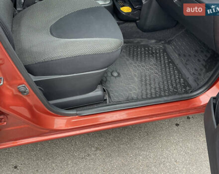 Оранжевый Ниссан Микра, объемом двигателя 1.24 л и пробегом 175 тыс. км за 5300 $, фото 26 на Automoto.ua