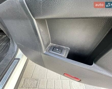 Белый Ниссан Мурано, объемом двигателя 3.5 л и пробегом 224 тыс. км за 10500 $, фото 8 на Automoto.ua