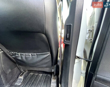 Белый Ниссан Мурано, объемом двигателя 3.5 л и пробегом 224 тыс. км за 10500 $, фото 9 на Automoto.ua