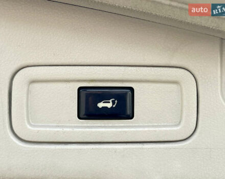 Белый Ниссан Мурано, объемом двигателя 3.5 л и пробегом 224 тыс. км за 10500 $, фото 6 на Automoto.ua