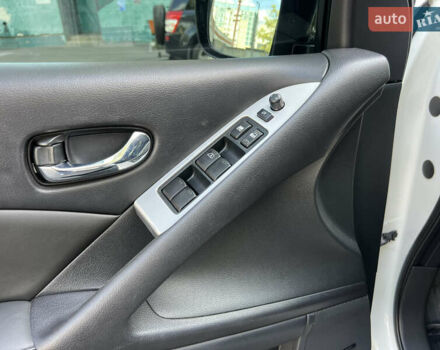 Белый Ниссан Мурано, объемом двигателя 3.5 л и пробегом 141 тыс. км за 11111 $, фото 24 на Automoto.ua