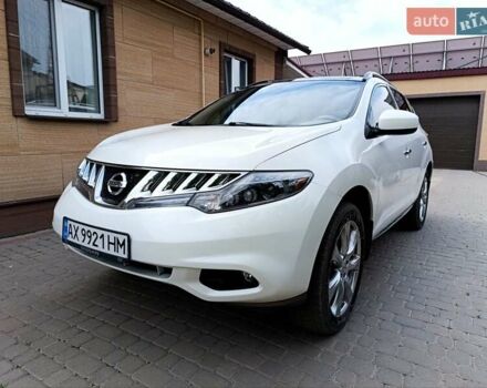 Белый Ниссан Мурано, объемом двигателя 3.5 л и пробегом 207 тыс. км за 11000 $, фото 2 на Automoto.ua