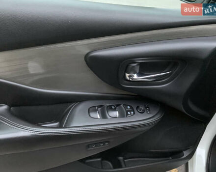 Белый Ниссан Мурано, объемом двигателя 3.5 л и пробегом 158 тыс. км за 13500 $, фото 11 на Automoto.ua